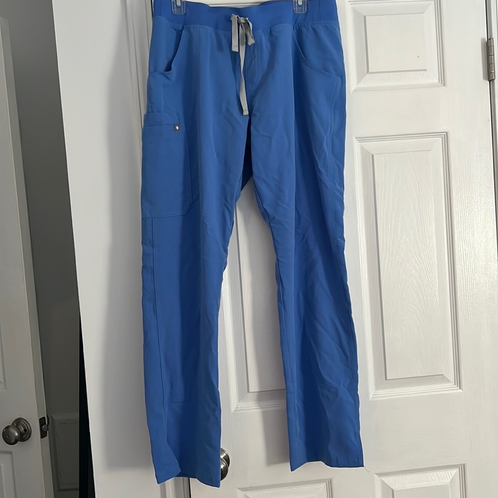 Figs Women’s Kade scrubs pants, size large tall in ceil blue.